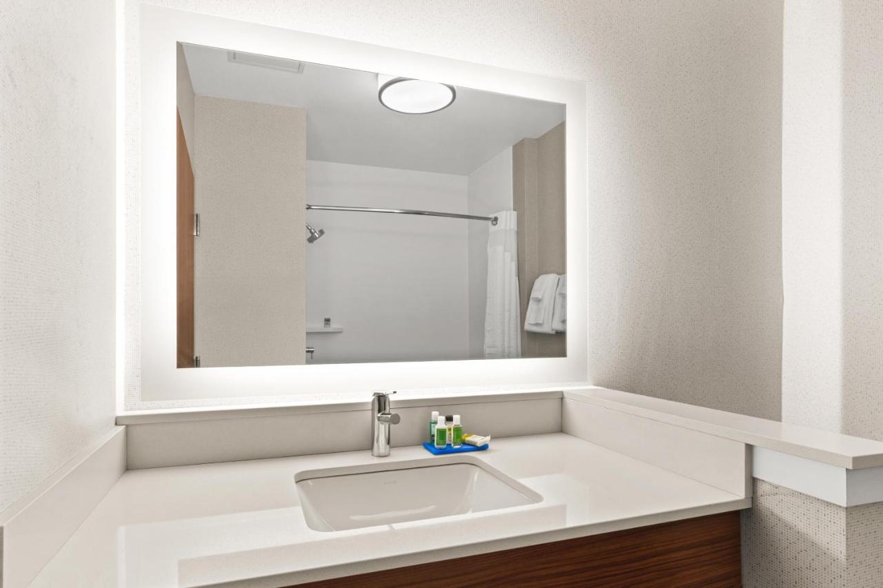 Holiday Inn Express Hotel & Suites Willows By Ihg Eksteriør bilde