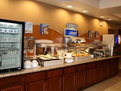 Holiday Inn Express Hotel & Suites Willows By Ihg Eksteriør bilde
